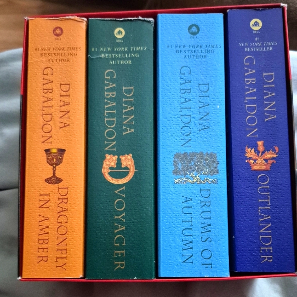 Diana Gabaldon Book Set - Multicolor